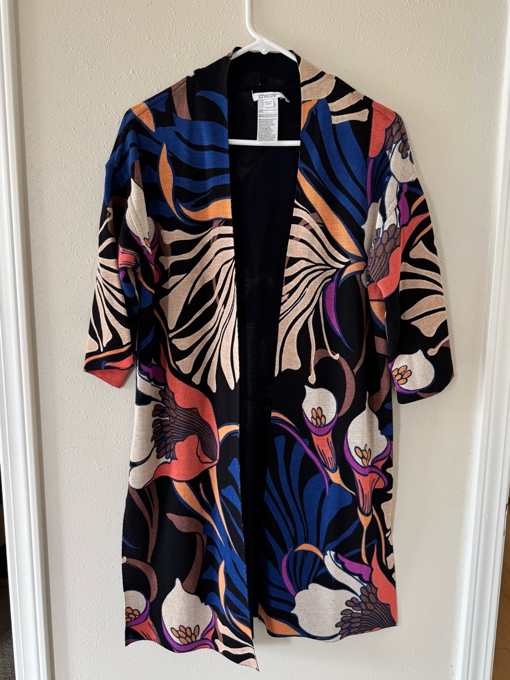 Chico’s Travelers Size 0 US L Calla Lily Floral Open Front Cardigan